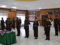 Kepala Kejaksaan Tinggi Kepulauan Bangka Belitung Lantik dan Ambil Sumpah Pejabat Eselon II dan III