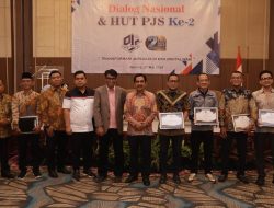 Pj Gubernur Kepulauan Bangka Belitung DR Safrizal Zakaria Dinobatkan Sebagai Pelindung Pers dengan PJS Award 2024