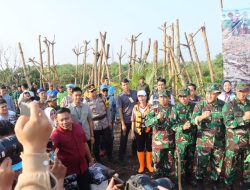 Pekan Gerebek Sampah Jaga Ekosistem Lingkungan di Kailadem Muara Angke