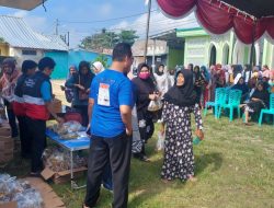 Masyarakat Kecamatan Pangkalbalam Serbu Bazar Murah Minyak Goreng Relawan Kotak Kosong