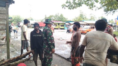 Melalui Kegiatan Komsos, Babinsa Koramil Mapurujaya Sembari Monitoring Situasi Kamtibmas Di Wilayah Binaan