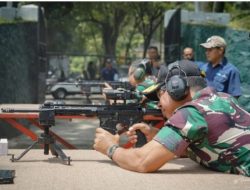 Panglima TNI Tinjau dan Uji Senjata Produk PT. Pindad