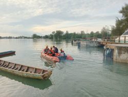 Tim SAR Gabungan Menyisir Sungai Mencari Vildan Yang Hilang di Dermaga.