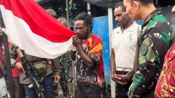 Tinggalkan OPM, Minanggen Murib Cium Merah Putih dan Bersumpah Setia pada NKRI