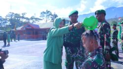 Komandan Kodim 1714/Puncak Jaya Pimpin Upacara Kenaikan Pangkat dan Korp Raport Pindah Satuan